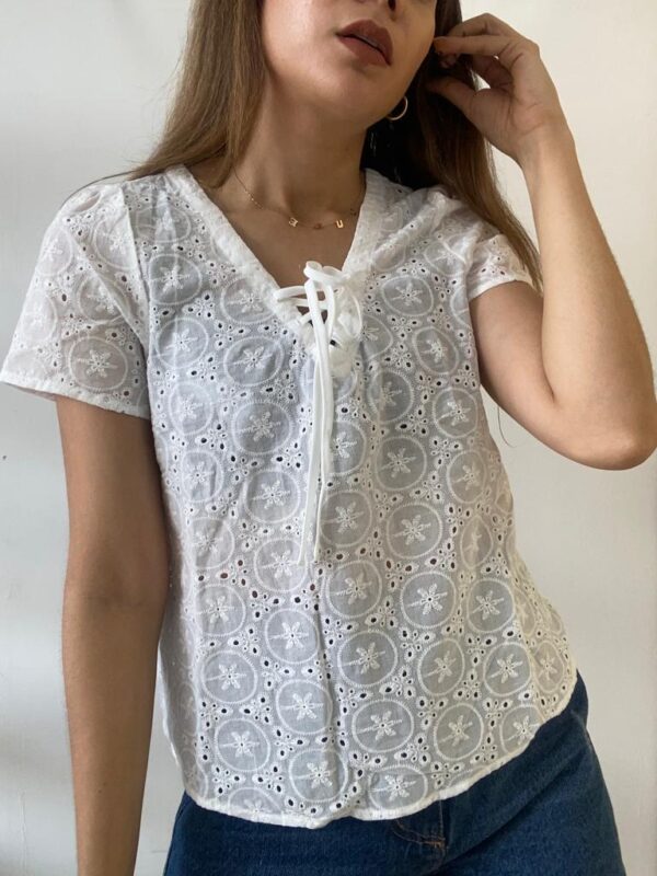 Blusa white ojalillo