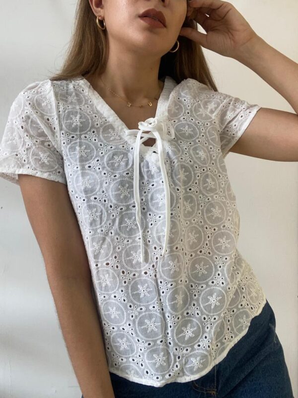 Blusa white ojalillo - Imagen 3
